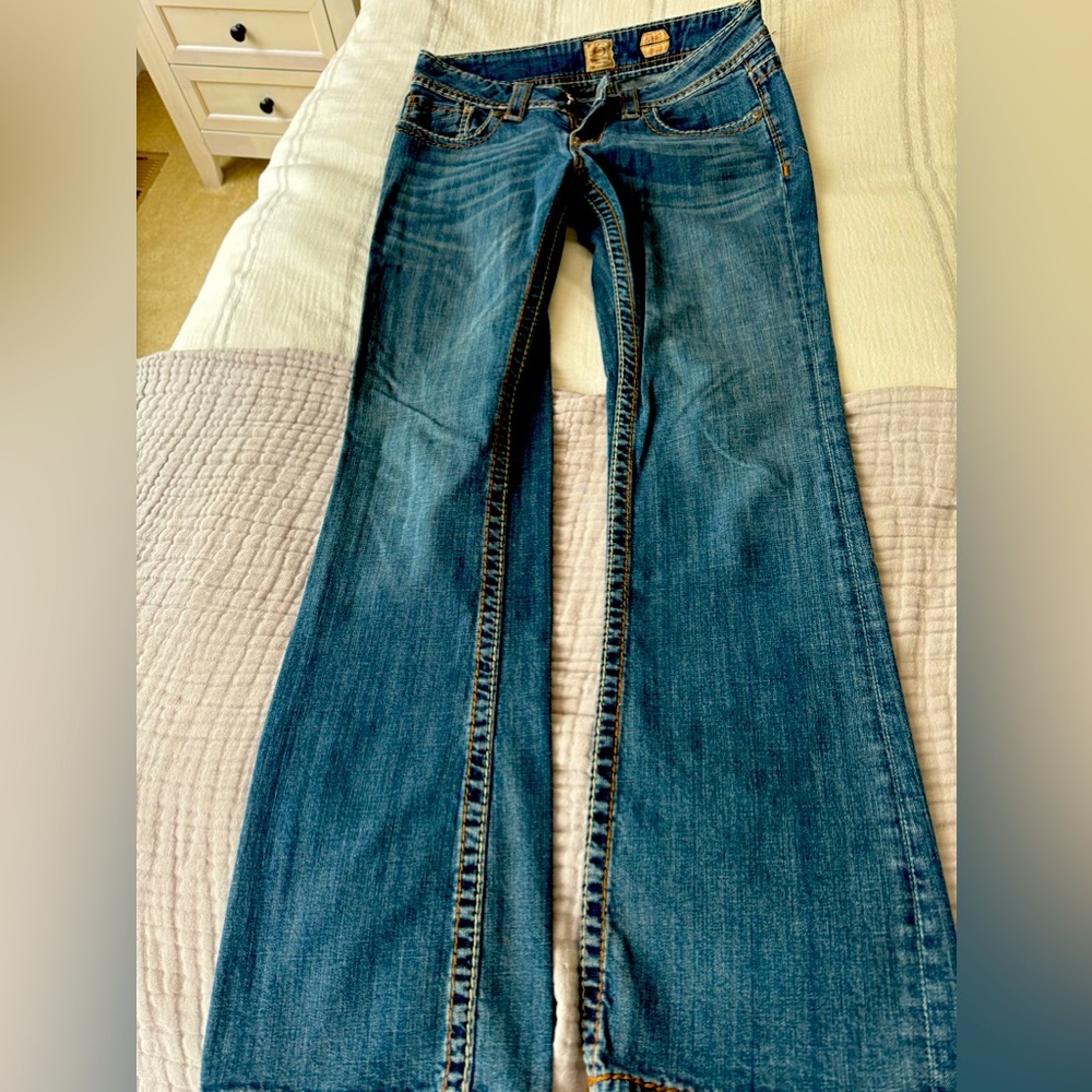 Boot cut jeans, size 28